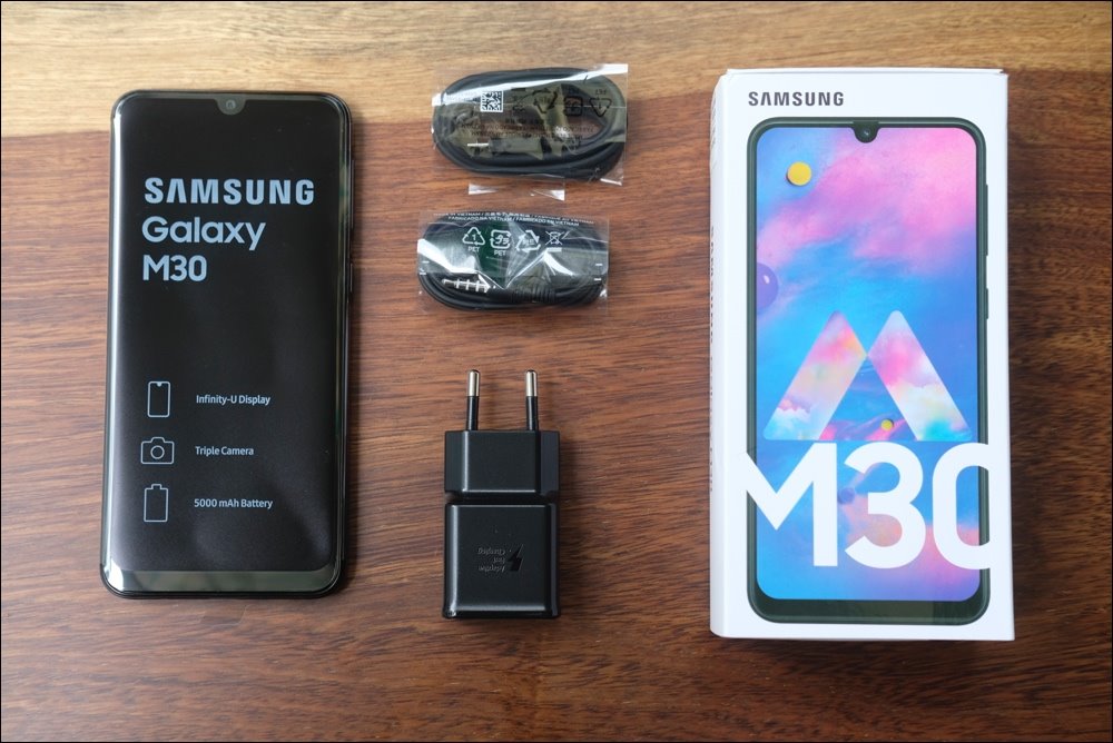 Galaxy обзор телефона. Самсунг м52. Samsung Galaxy a12 комплектация. Самсунг а 12 комплектация. Samsung Galaxy m31 карта памяти.